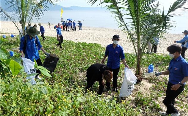 Giảm rác thải nhựa để phát triển du lịch xanh, bền vững