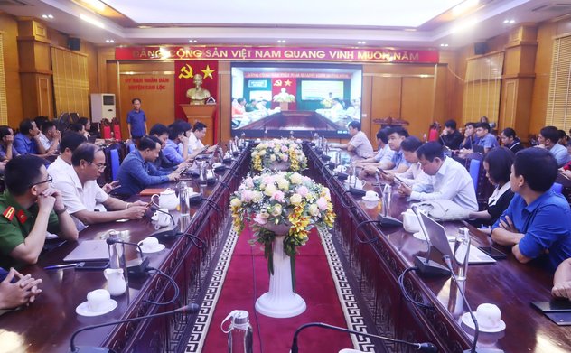 Can Lộc hưởng ứng lễ phát động triển khai thực hiện cấp phiếu lý lịch tư pháp trên ứng dụng VNelD