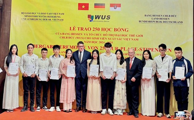 Sinh viên Trường Đại học Hà Tĩnh xuất sắc được nhận học bổng của Bang Hessen và Tổ chức Đại học Thế giới CHLB Đức (WUS)