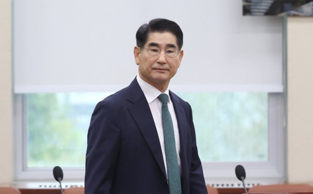 Tòa Hàn Quốc ra lệnh bắt chính thức với cựu bộ trưởng quốc phòng 