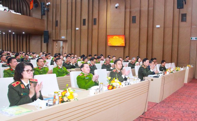 Người dân về giải quyết thủ tục hành chính 