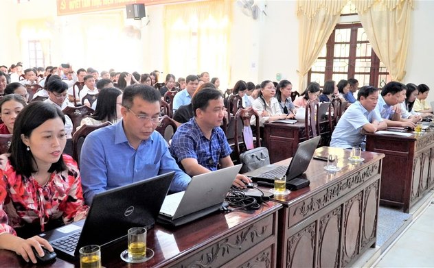 Tập huấn sử dụng phần mềm hỗ trợ theo dõi đánh giá công tác cải cách hành chính (CCHC) năm 2024. 