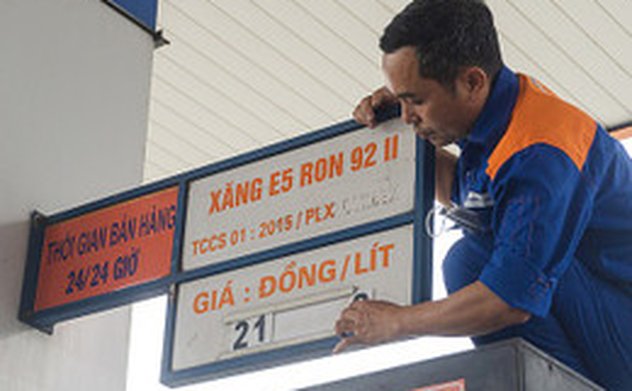 Giá xăng vượt 21.000 đồng một lít