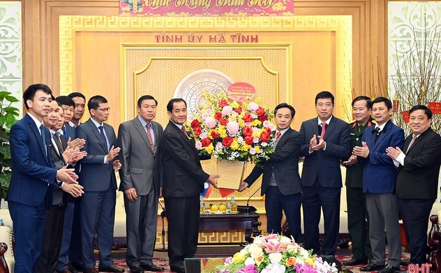 Lãnh đạo tỉnh Bolikhămxay chúc Tết Đảng bộ, chính quyền, Nhân dân Hà Tĩnh 