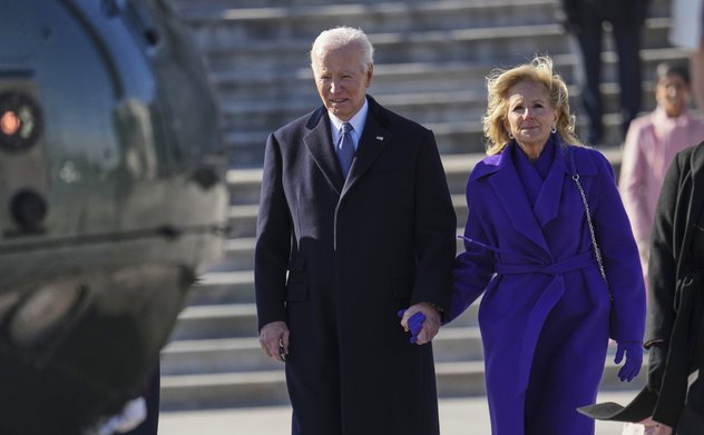 Ông Biden ân xá cho người thân ngay trước khi rời nhiệm sở