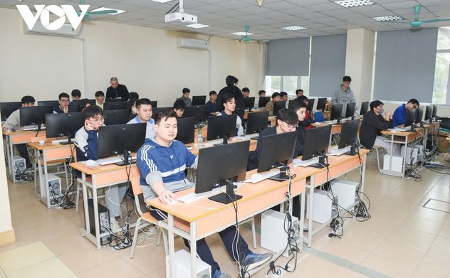 Tuyển sinh đại học 2025: Thí sinh vẫn ưu tiên lựa chọn kỳ thi riêng, xét tuyển sớm 