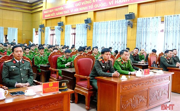 Công bố quyết định xuất ngũ hạ sĩ quan, chiến sĩ hoàn thành nghĩa vụ CAND