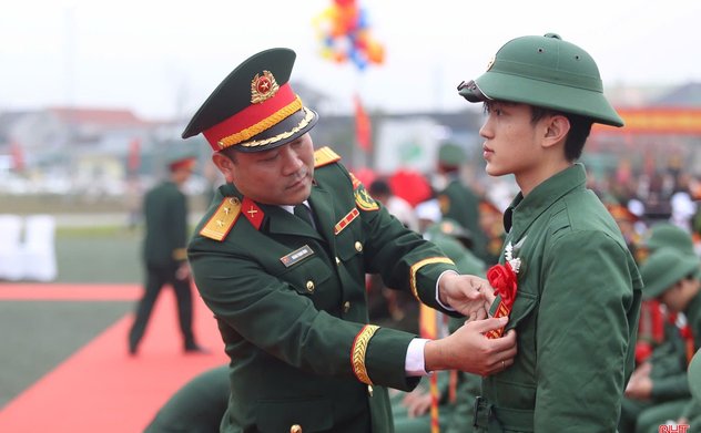 1.568 tân binh Hà Tĩnh lên đường làm nghĩa vụ bảo vệ Tổ quốc 