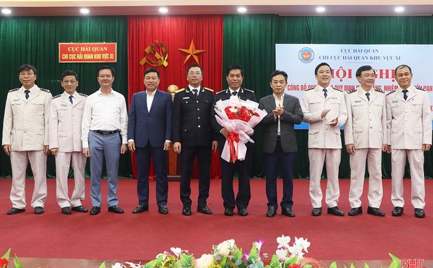 Công bố các quyết định nhân sự Chi cục Hải quan khu vực XI, gồm Nghệ An, Hà Tĩnh