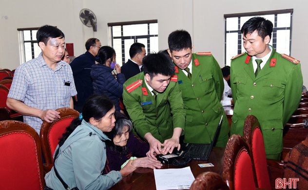 Bắt đầu lấy mẫu ADN thân nhân liệt sỹ chưa xác định danh tính tại Hà Tĩnh 