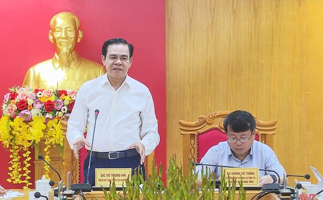 Chủ tịch UBND tỉnh chủ trì họp đốc thúc tiến độ xoá nhà tạm, nhà dột nát