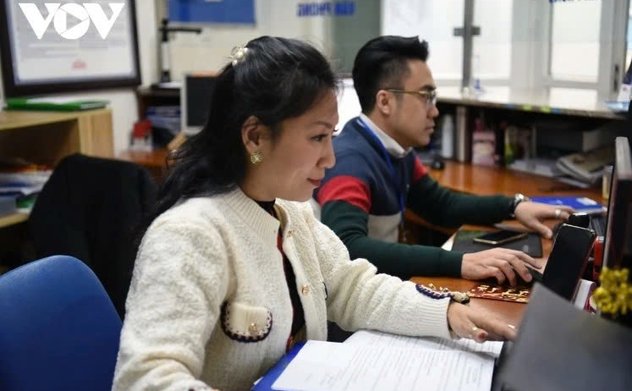 Lương cán bộ, công chức thay đổi thế nào sau khi sáp nhập cấp xã, bỏ cấp huyện?