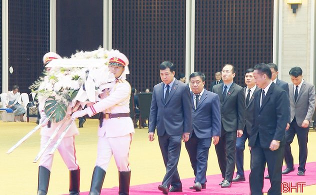 Hà Tĩnh thực hiện nghi thức Quốc tang tưởng niệm đồng chí Khamtay Siphandone