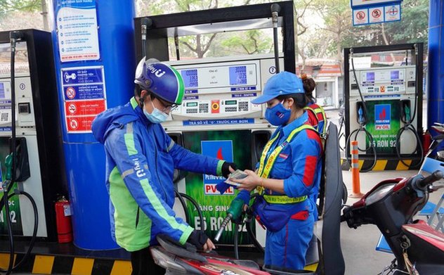 Giá xăng, dầu tiếp tục giảm sâu