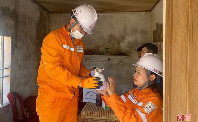 Hộ nghèo ở Thạch Hà được hỗ trợ gần 500 triệu đồng tiền điện