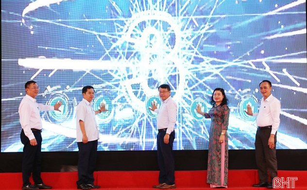 “Bình dân học vụ số” để vững bước trong kỷ nguyên mới