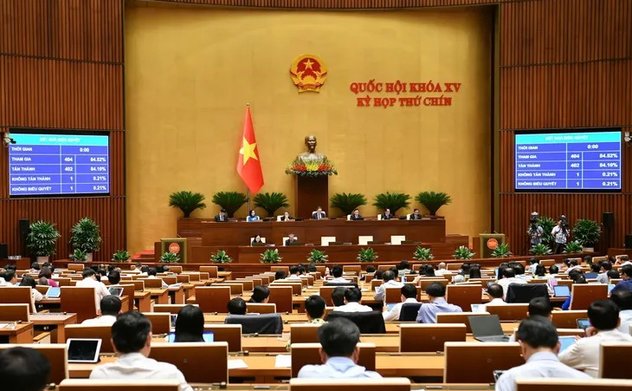 Ngày 25/6, Quốc hội bầu Chủ tịch Hội đồng Bầu cử quốc gia, tiến hành công tác nhân sự