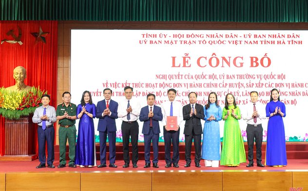 Hà Tĩnh công bố các quyết định quan trọng về sắp xếp tổ chức bộ máy, đơn vị hành chính 