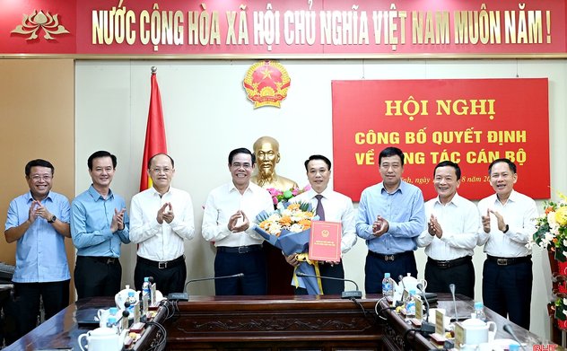 Công bố quyết định bổ nhiệm Chánh Văn phòng Đoàn ĐBQH&HĐND Hà Tĩnh