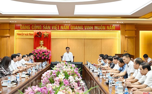 Gặp mặt 32 cán bộ thuộc diện Ban Thường vụ Tỉnh ủy quản lý nghỉ hưu 