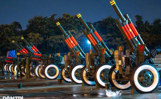 Cận cảnh dàn pháo lễ uy dũng phục vụ đại lễ A80 trước sân Mỹ Đình