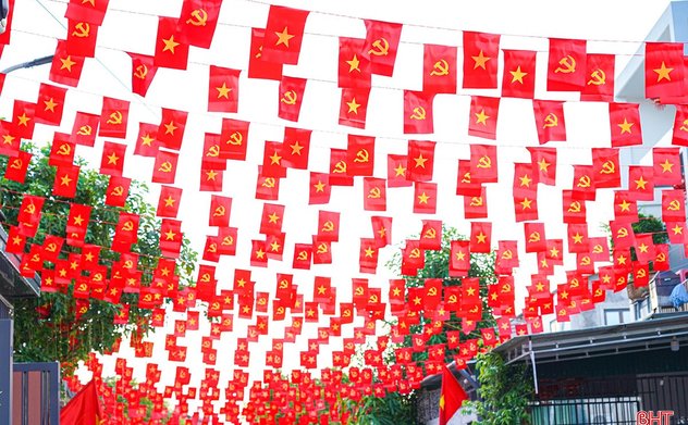 Phố phường rực rỡ cờ hoa mừng Quốc khánh 
