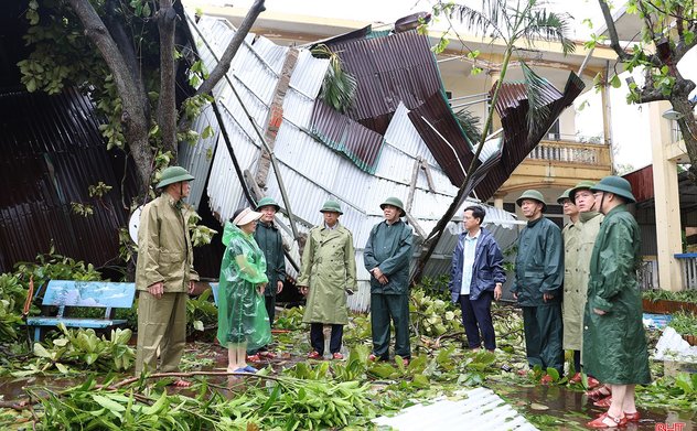 Chủ tịch UBND tỉnh: Ưu tiên khắc phục nhà dân, cơ sở giáo dục hư hại