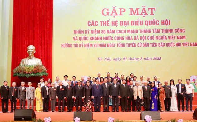 Tổng Bí thư Tô Lâm gặp mặt đại biểu Quốc hội qua các thời kỳ