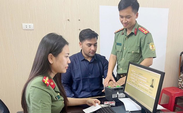 Hà Tĩnh: Định danh điện tử mức 2 cho người nước ngoài trên địa bàn