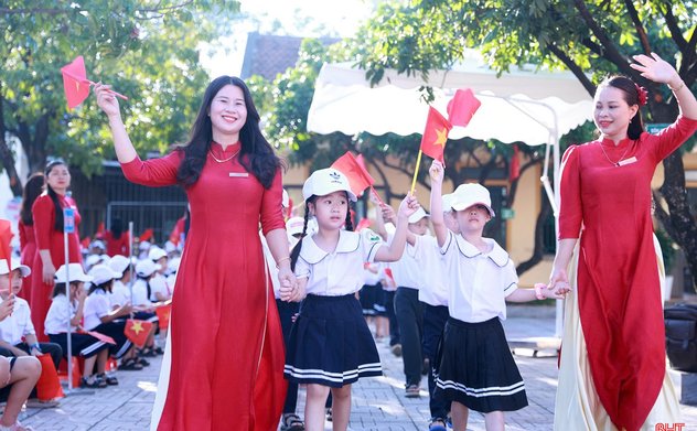 Gần 390.000 cán bộ, giáo viên, học sinh Hà Tĩnh bước vào năm học mới