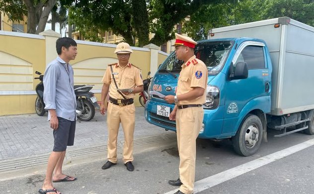 Quyết định 53 của UBND tỉnh Hà Tĩnh quy định chi tiết một số nội dung của Luật Trật tự, ATGT đường bộ trên địa bàn tỉnh, chính thức có hiệu lực