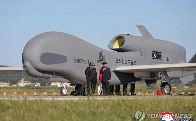 Lãnh đạo Triều Tiên lệnh phát triển vũ khí không người lái tác chiến 