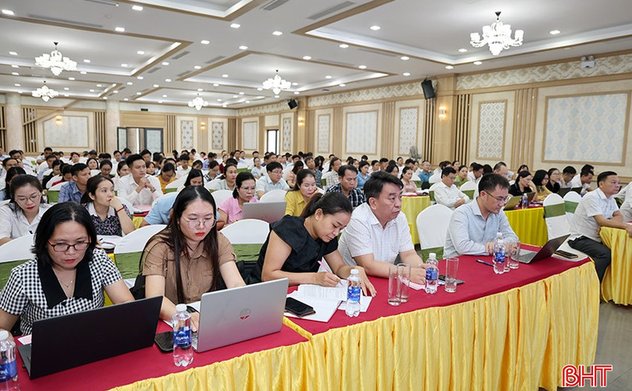 Hướng dẫn phương pháp rà soát hộ nghèo, cận nghèo cho hơn 200 cán bộ