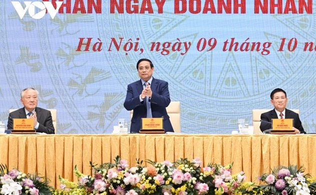 Thủ tướng kêu gọi “doanh nhân phải dậy sóng vươn lên cùng đất nước, dân tộc” 