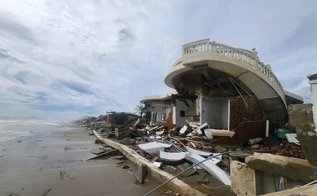 Hà Tĩnh lập đoàn kiểm tra khu nghỉ dưỡng hàng trăm tỉ bị đổ sập do bão 