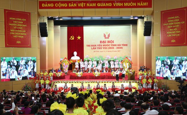 Hà Tĩnh long trọng khai mạc Đại hội Thi đua yêu nước lần thứ VIII