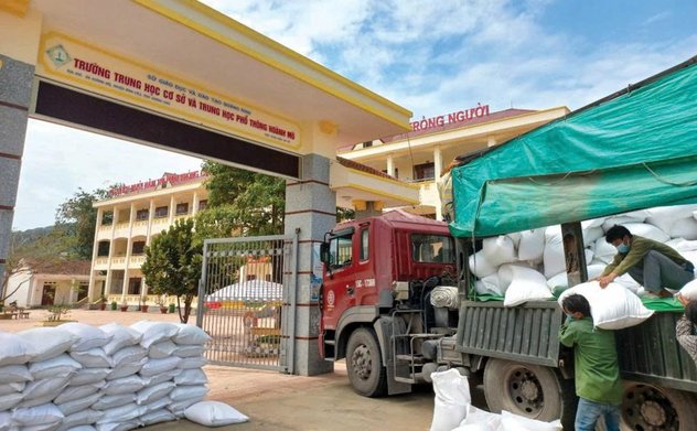Hơn 456 tấn gạo dự trữ quốc gia được xuất cấp hỗ trợ học sinh vùng khó khăn 3 tỉnh 