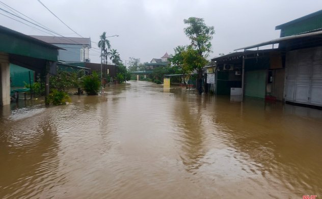 Hà Tĩnh còn 3.849 hộ đang ngập lụt 