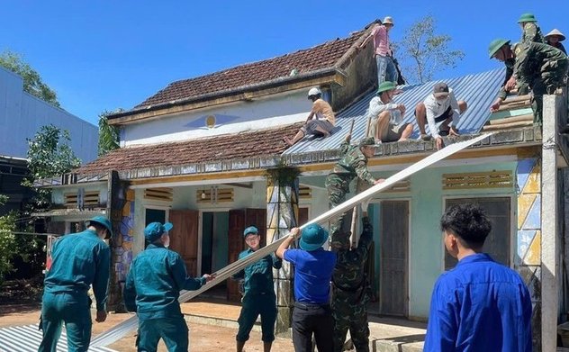 Thủ tướng yêu cầu khẩn trương đánh giá thiệt hại và khắc phục nhanh hậu quả bão, lũ tại khu vực Trung Bộ 